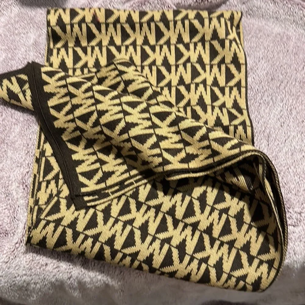 MK Logo Brown/Tan Knit Scart